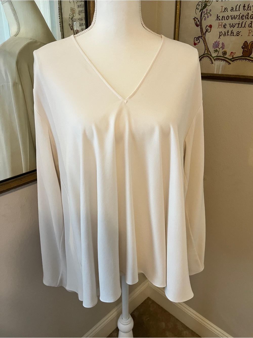 Elizabeth and James Cream V-Neck Long-Sleeve Blouse.